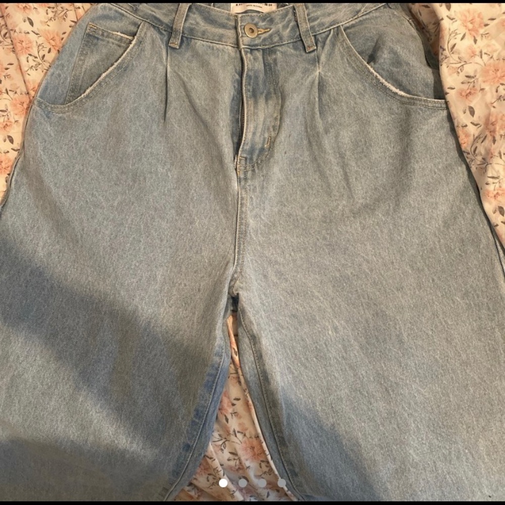 Mom / Dad indie, aesthetic, alt, grunge jeans.